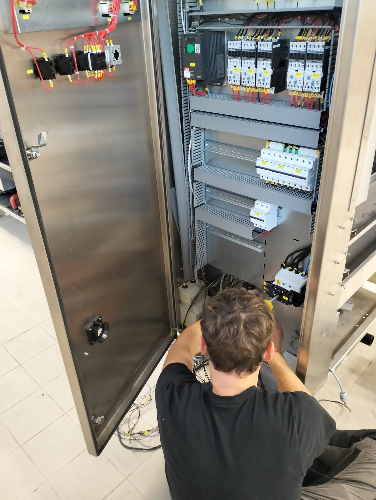 I Nostri Tecnici Con Le Mani in Pasta