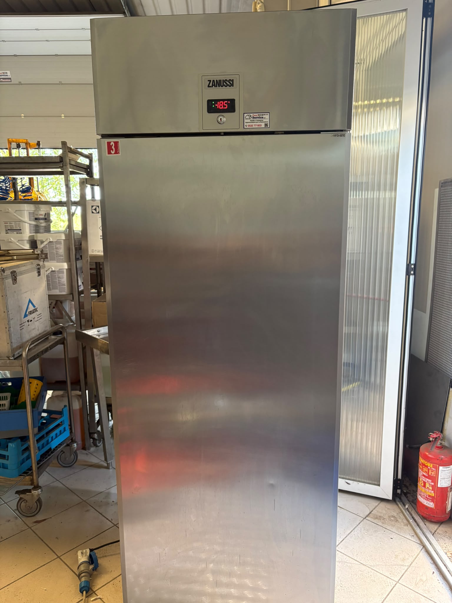 Freezer 1 porta 670 Lt -22/-15°C Zanussi n.3